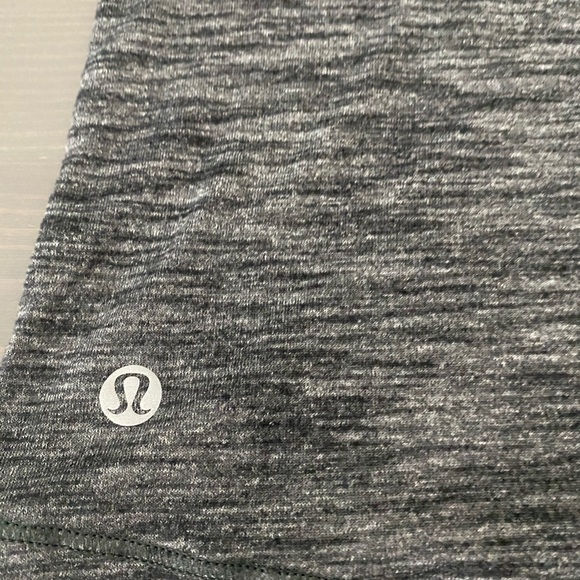 Lululemon Size 6 Tank Top - Picture 3 of 3